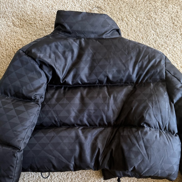 Prada puffer jacket size medium - Picture 3 of 3